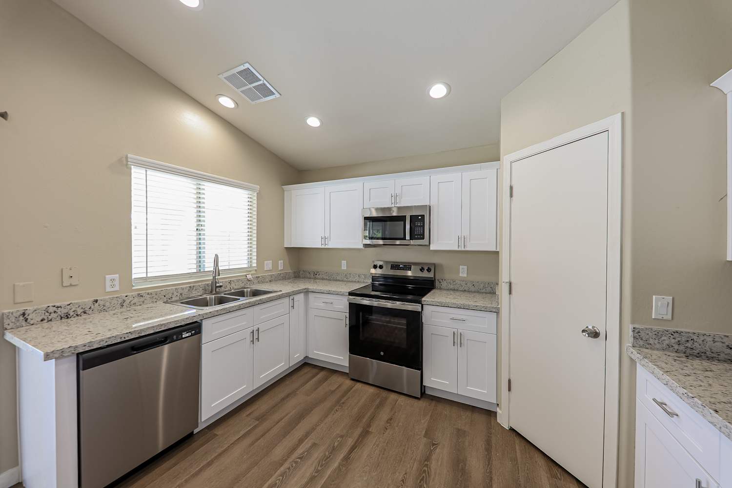 12002 W Aster Dr, El Mirage photo 7