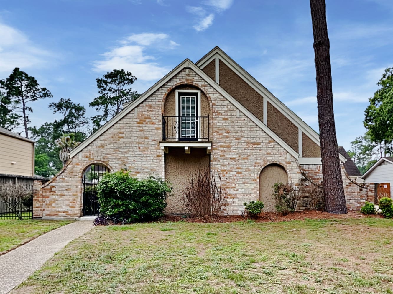 Front of 12007 Soft Pines Dr, Houston, TX