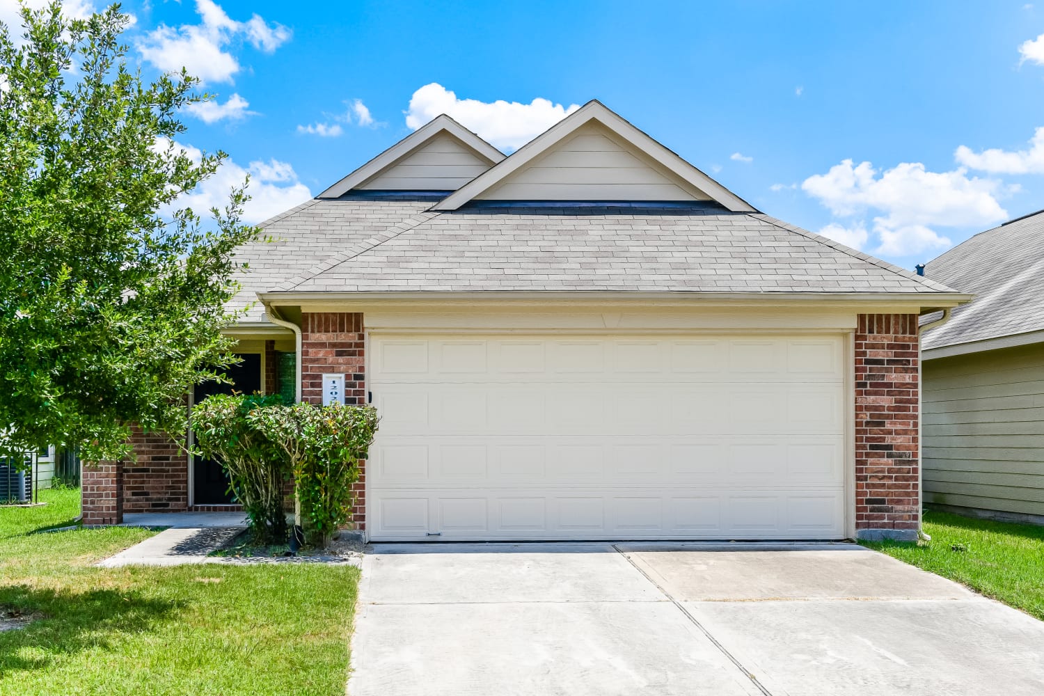 Front of 12022 Gregory Crossing Way, Houston, TX
