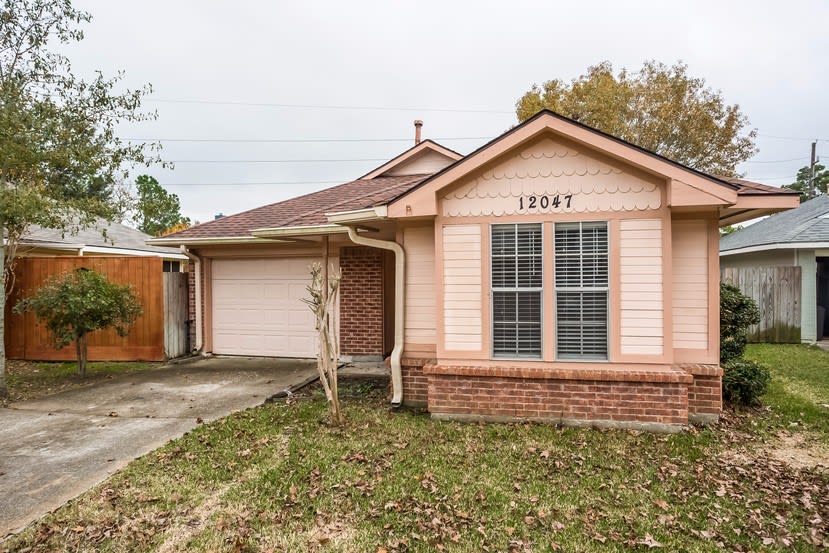 Front of 12047 Westwold Dr, Tomball, TX
