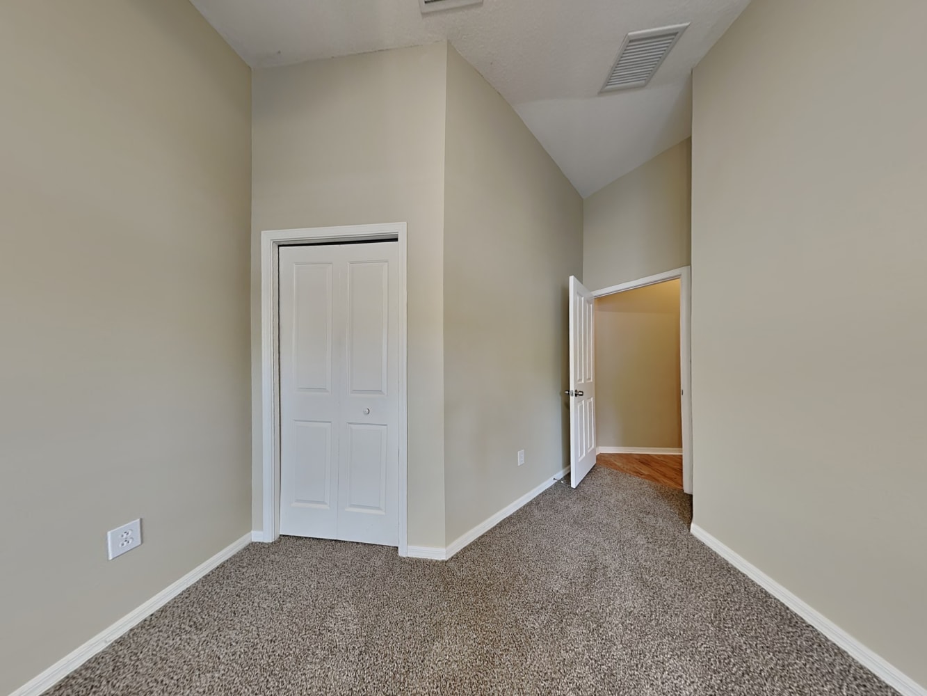 12048 Fall Creek Ct, Hudson photo 11
