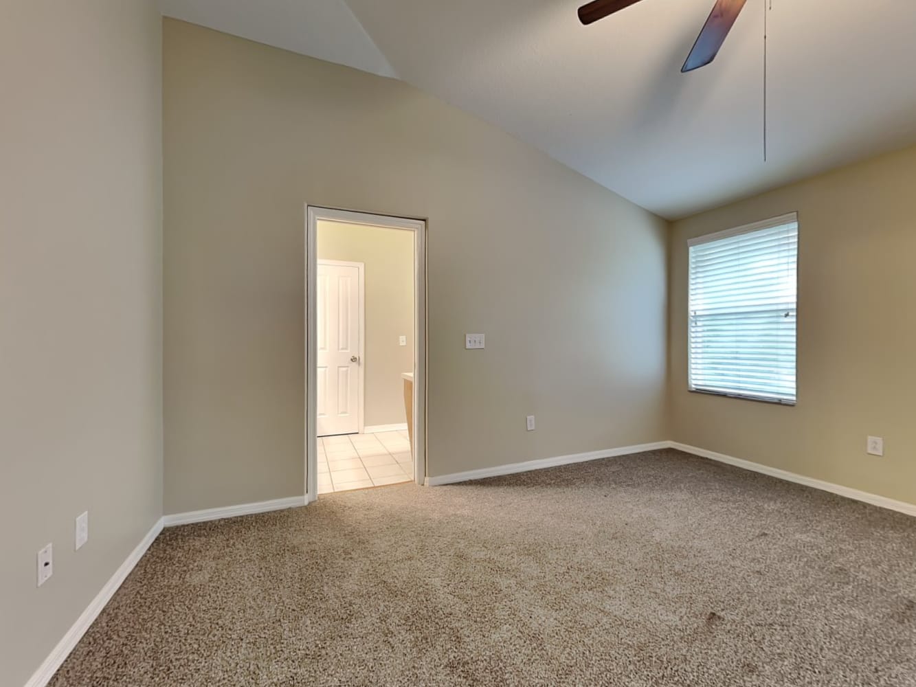 12048 Fall Creek Ct, Hudson photo 16