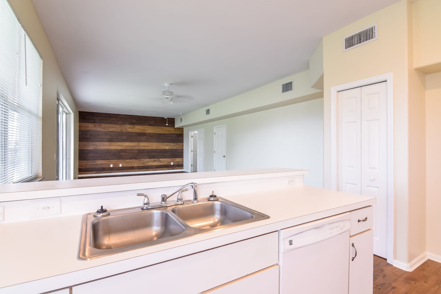 1205 Lausberg Pl, Brandon photo 7