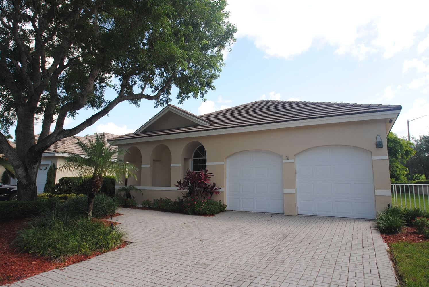 Front of 12052 Glenmore Dr, Coral Springs, FL