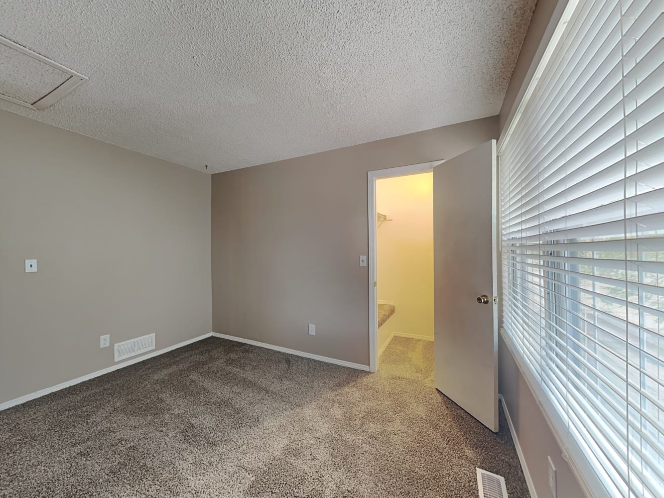 12053 Ivanhoe Cir, Brighton photo 15