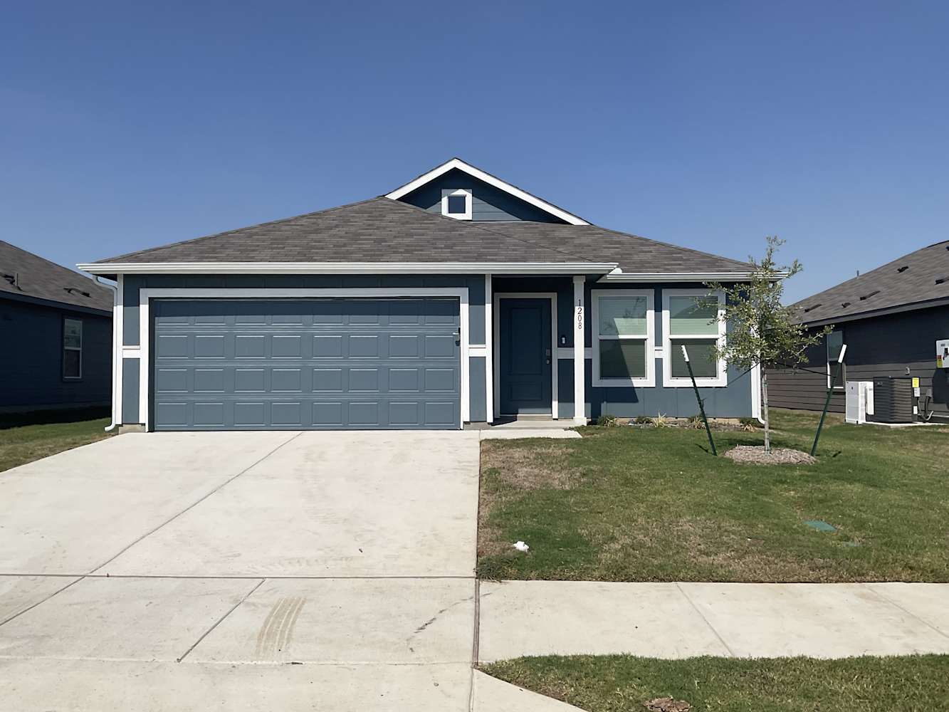 Front of 1208 Tufted Drive, Fort Worth, TX