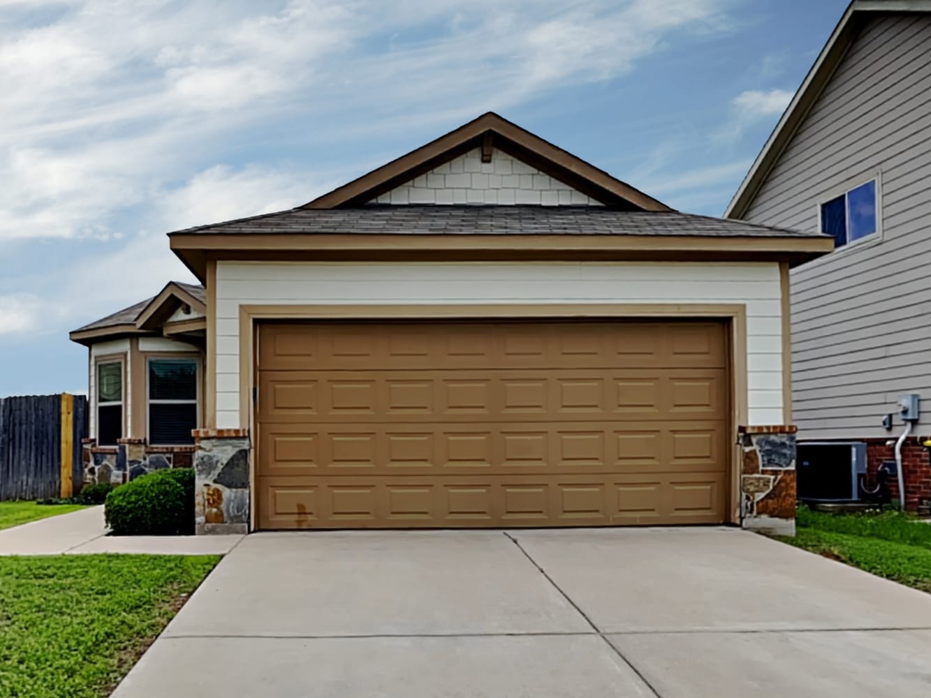 Front of 12113 Vista Oak Blvd, Burleson, TX