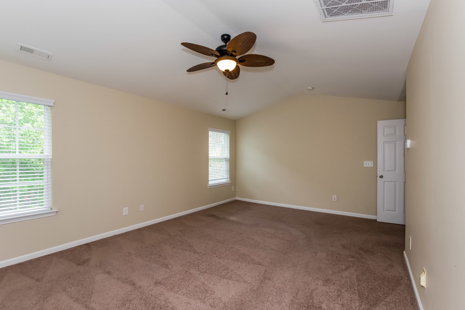 12132 Palomar Dr, Huntersville photo 9