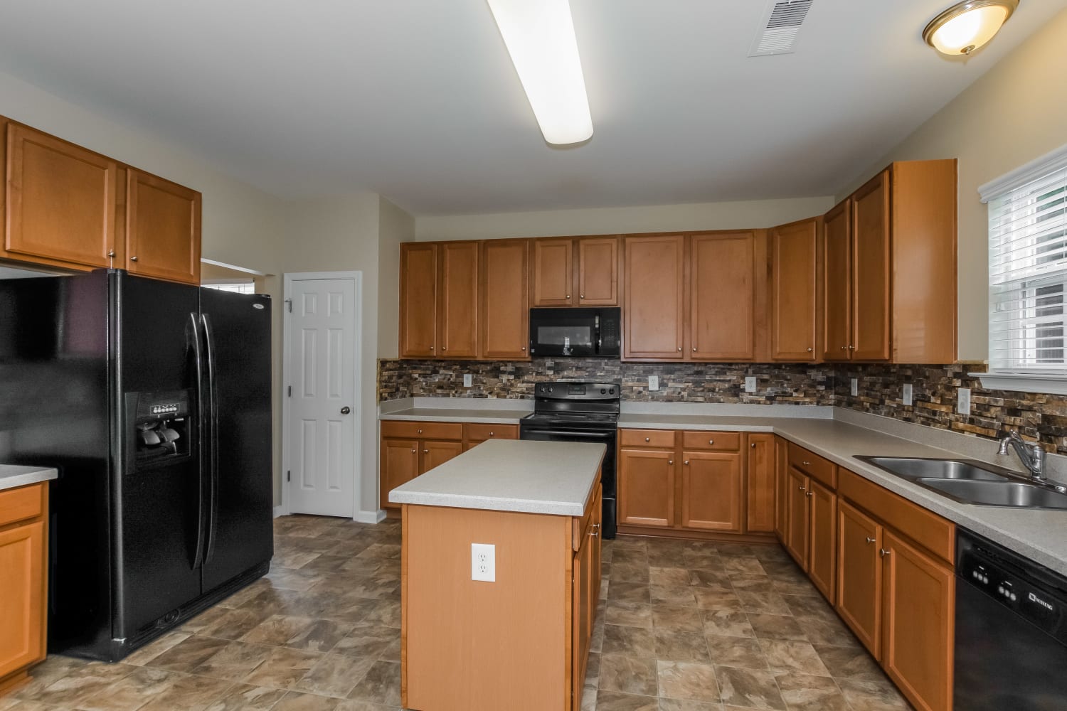 12132 Palomar Dr, Huntersville photo 7