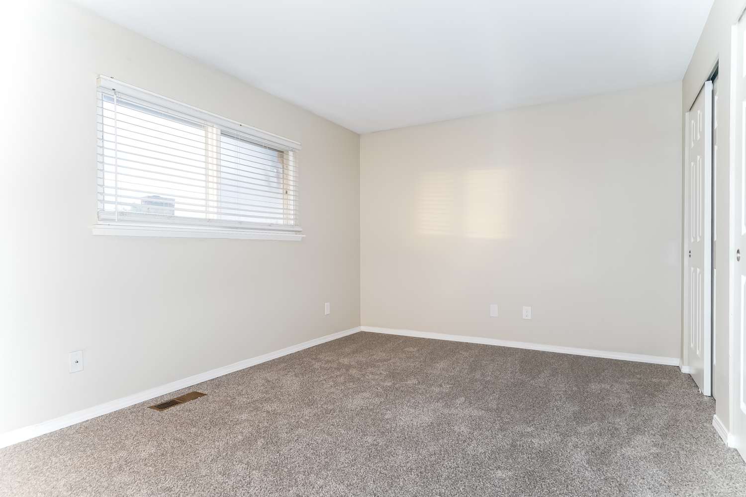 1216 S 236th Pl, Des Moines photo 14