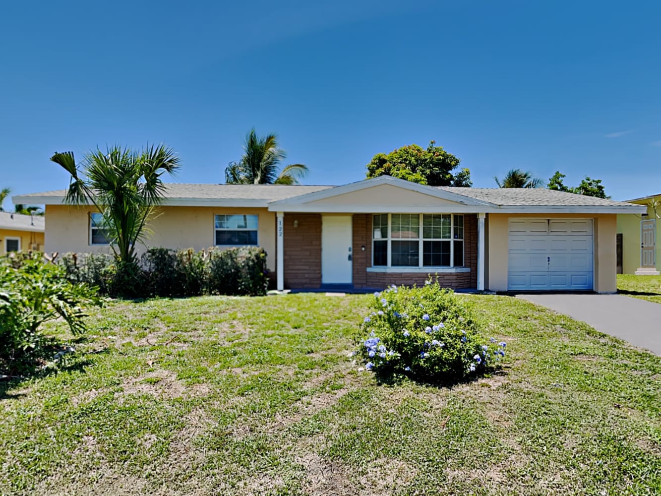 Front of 122 SE 29th Ave, Boynton Beach, FL