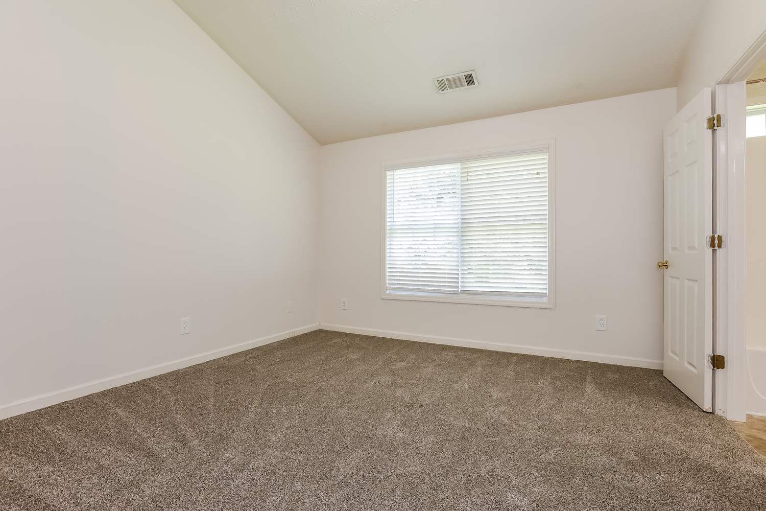 1221 Pine Acre Dr, Sugar Hill photo 12