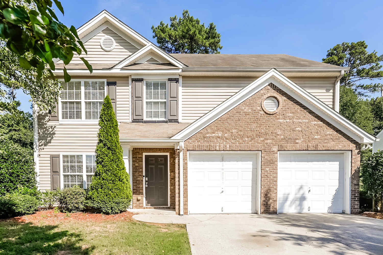 1221 Pine Acre Dr, Sugar Hill photo 1