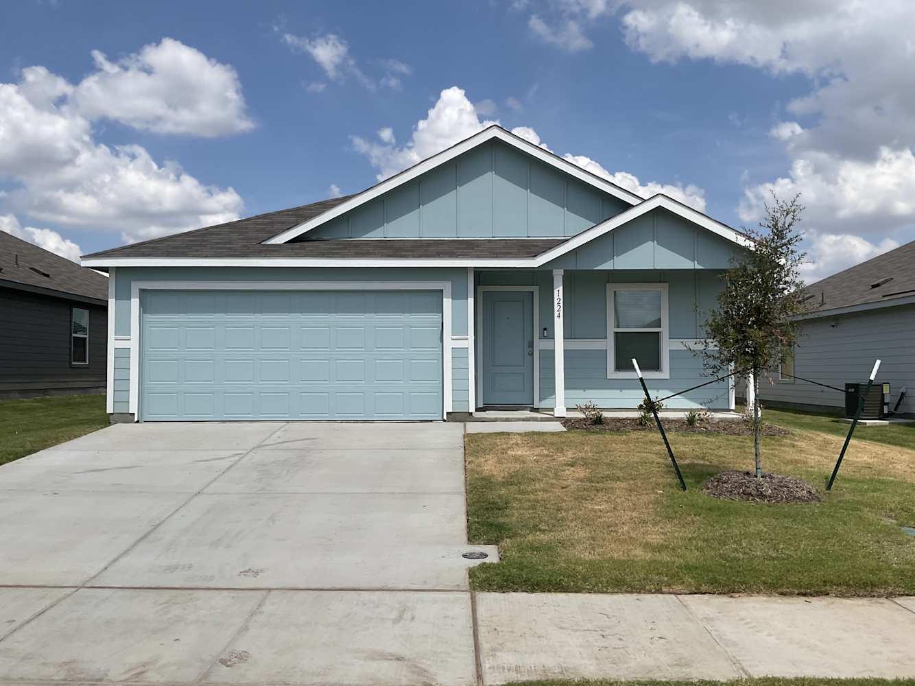 Front of 1224 Tufted Drive, Fort Worth, TX