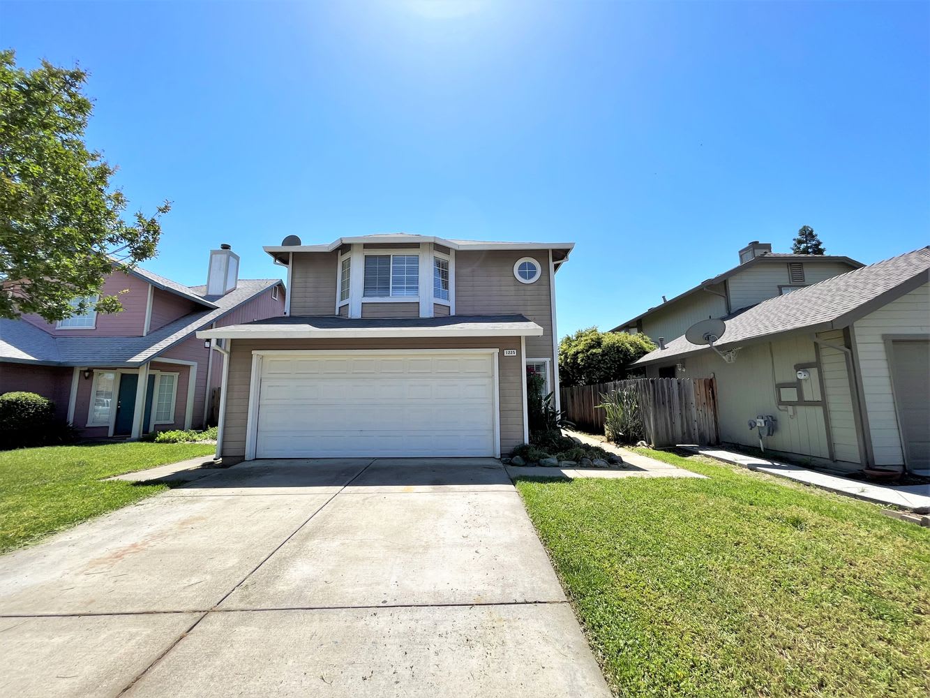 Front of 1225 Camphor Dr, Woodland, CA