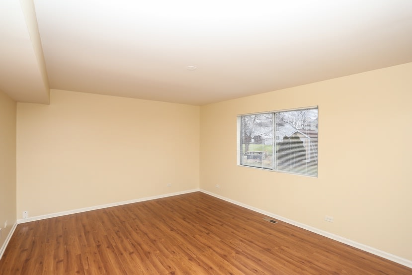 1225 Sebring Cir, Elgin photo 6