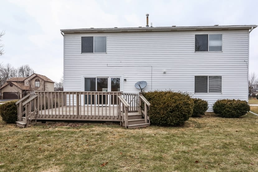 1225 Sebring Cir, Elgin photo 19