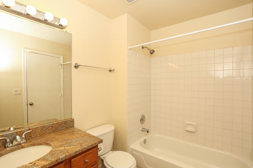 1225 Sebring Cir, Elgin photo 16