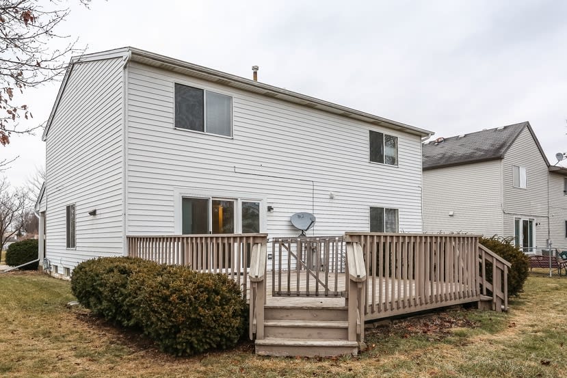 1225 Sebring Cir, Elgin photo 18