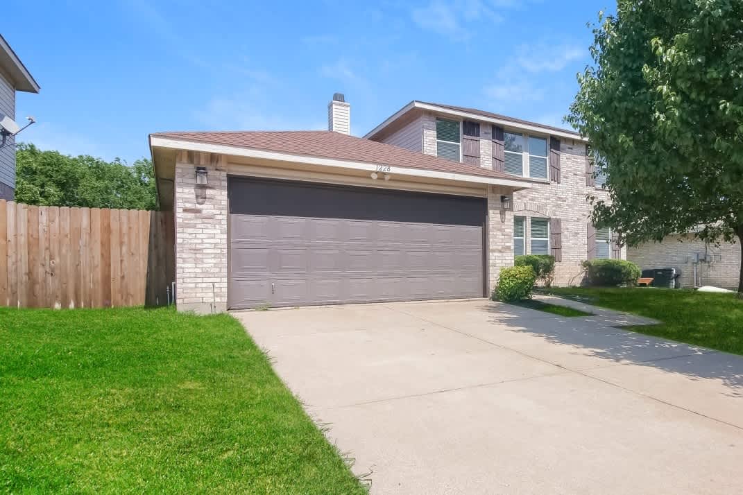 1228 Scarlet Sage Pkwy, Burleson photo 1