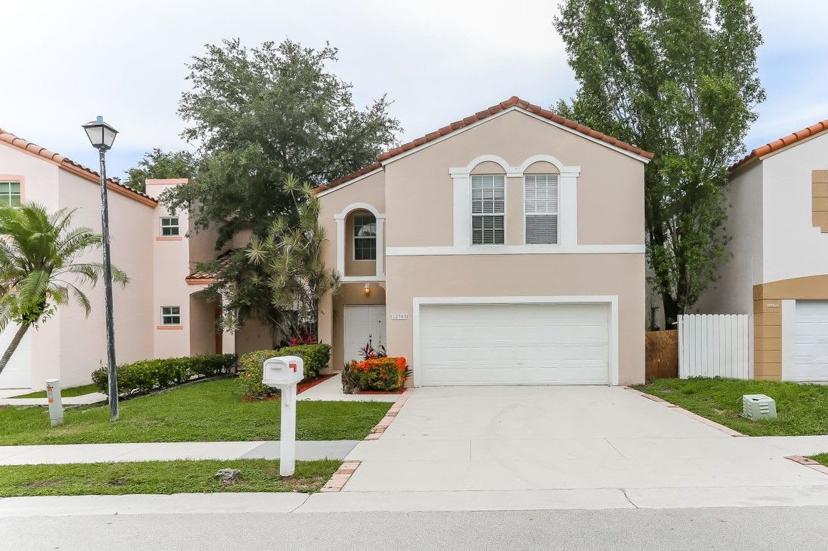 Front of 12305 NW 1st St, Plantation, FL