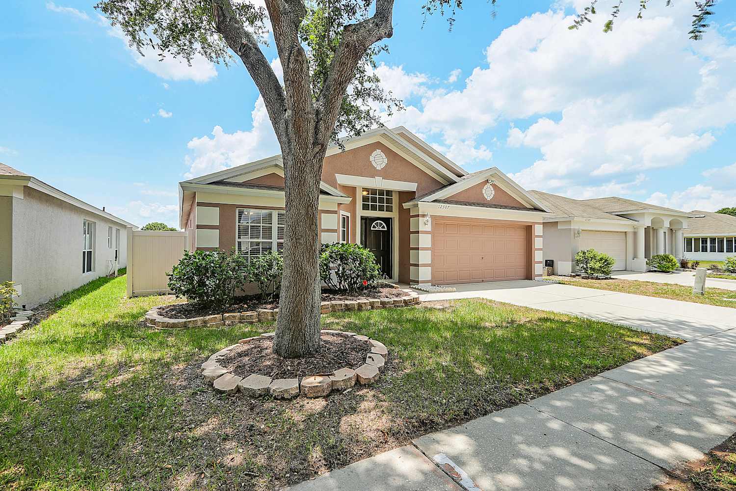 Front of 12307 Hawkeye Point Pl, Riverview, FL