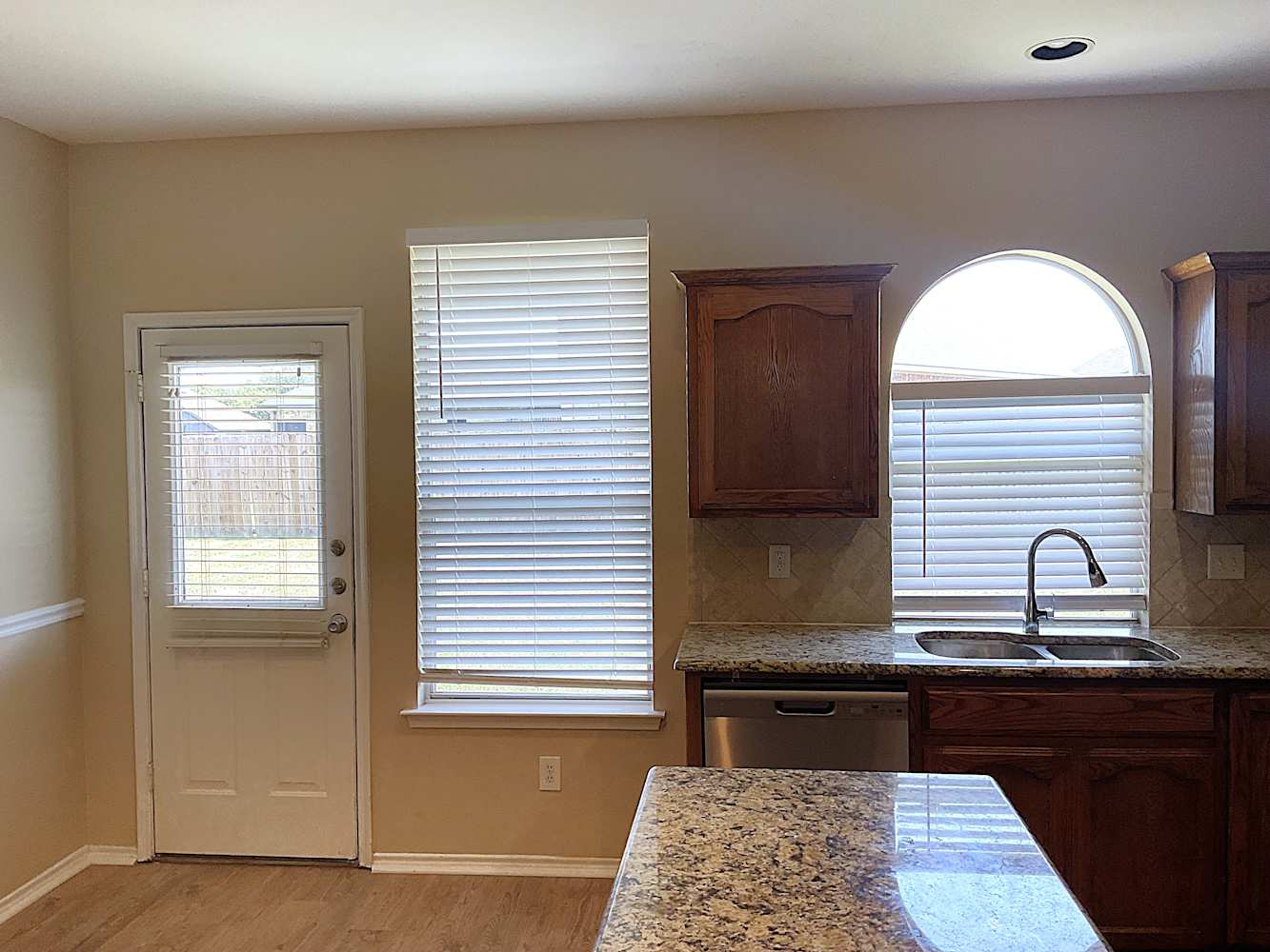 1233 Juniper Ln, Burleson photo 8