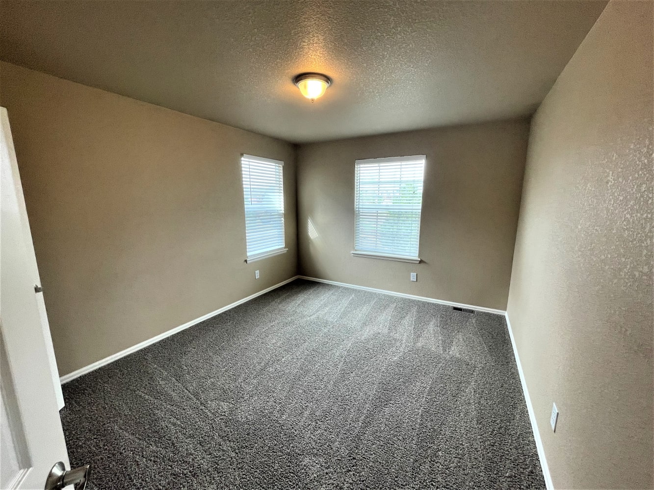 12386 Roslyn Way, Thornton photo 17