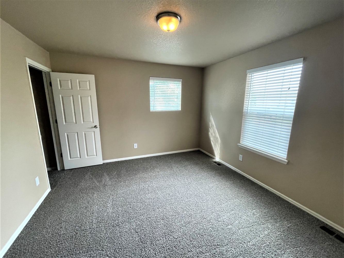 12386 Roslyn Way, Thornton photo 16
