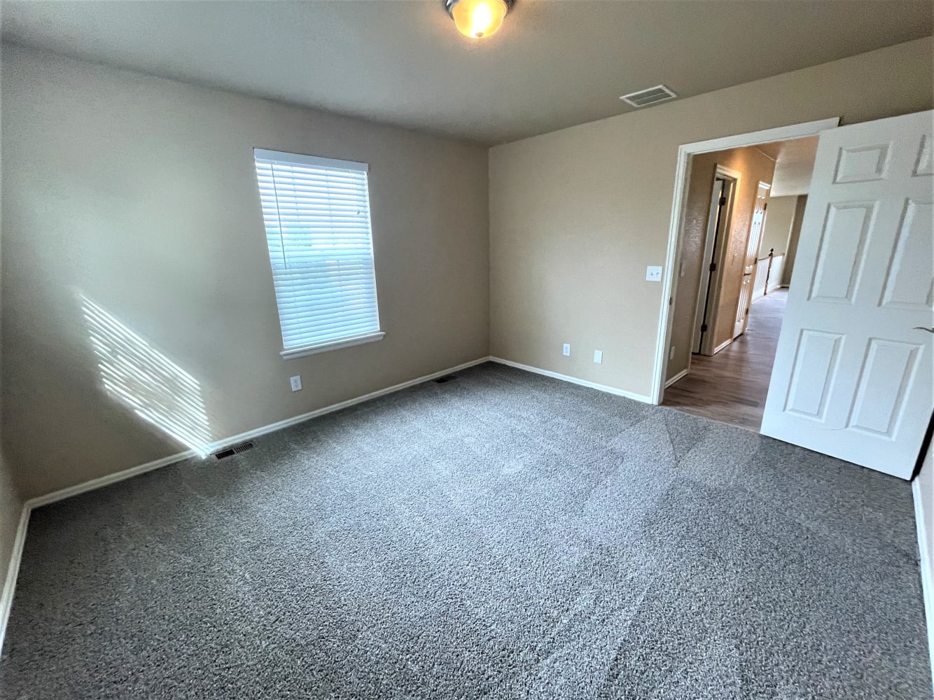 12386 Roslyn Way, Thornton photo 13