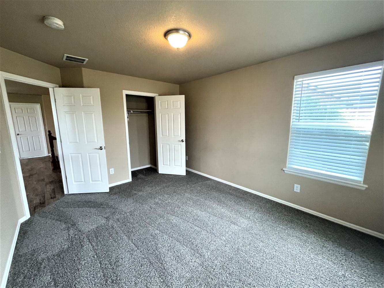 12386 Roslyn Way, Thornton photo 15