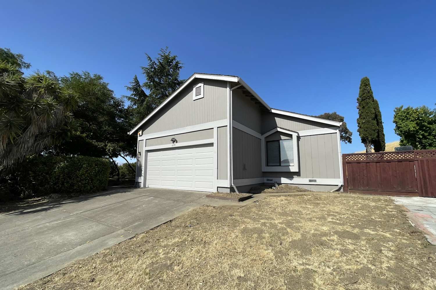 Front of 1239 Canterbury, Hercules, CA