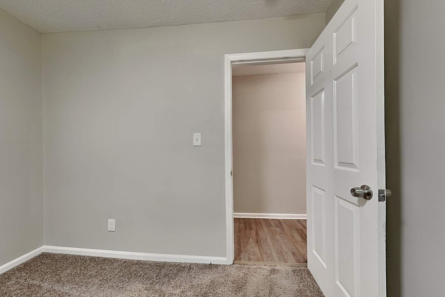 124 Plaza Dr, Harrisburg photo 8