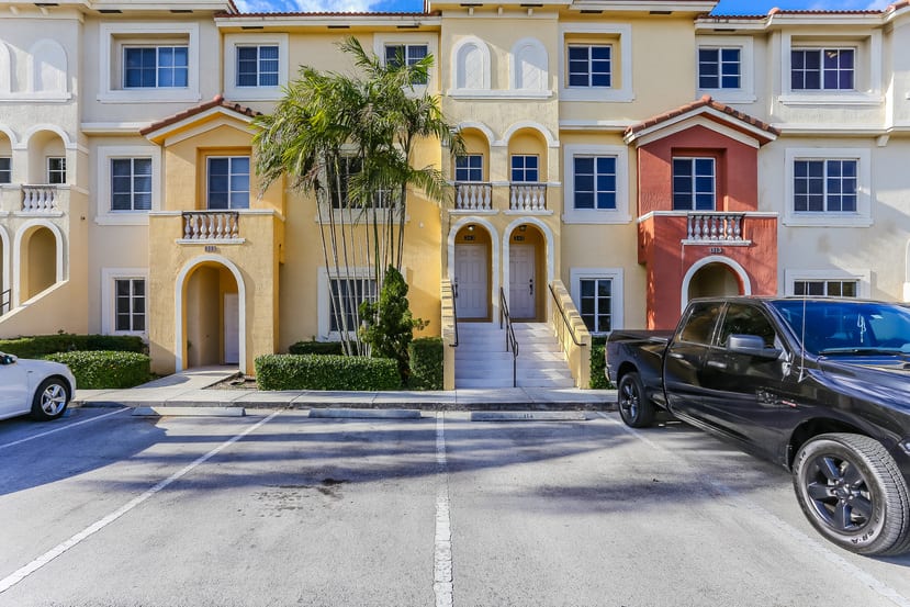 Front of 12421 SW 50th Ct, Miramar, FL
