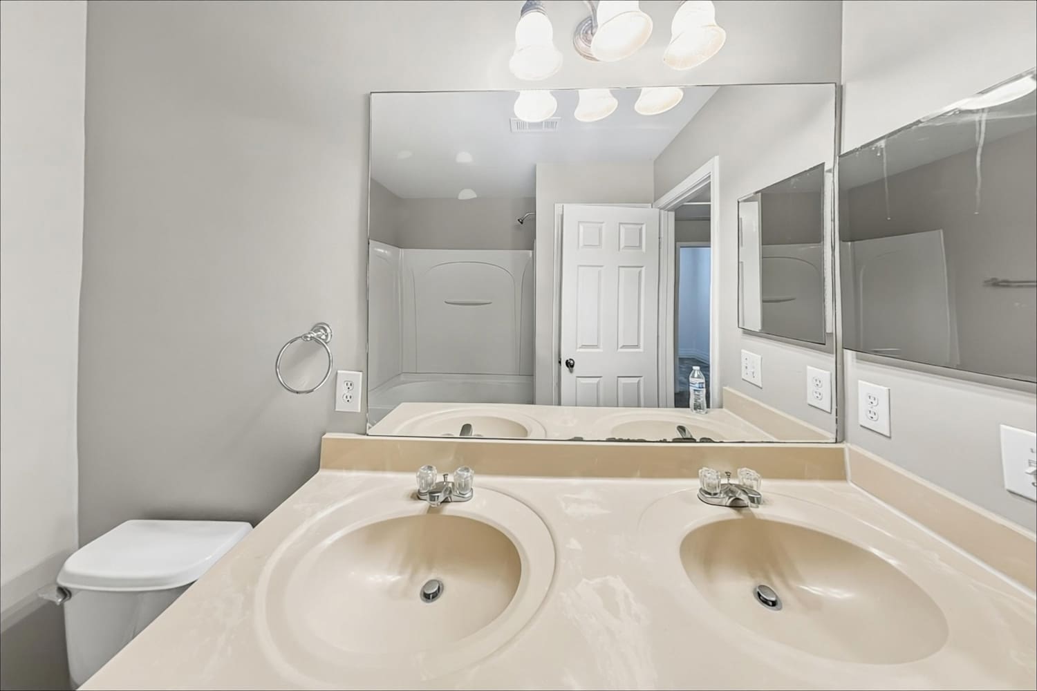 1243 Sparkling Cove Dr, Buford photo 22