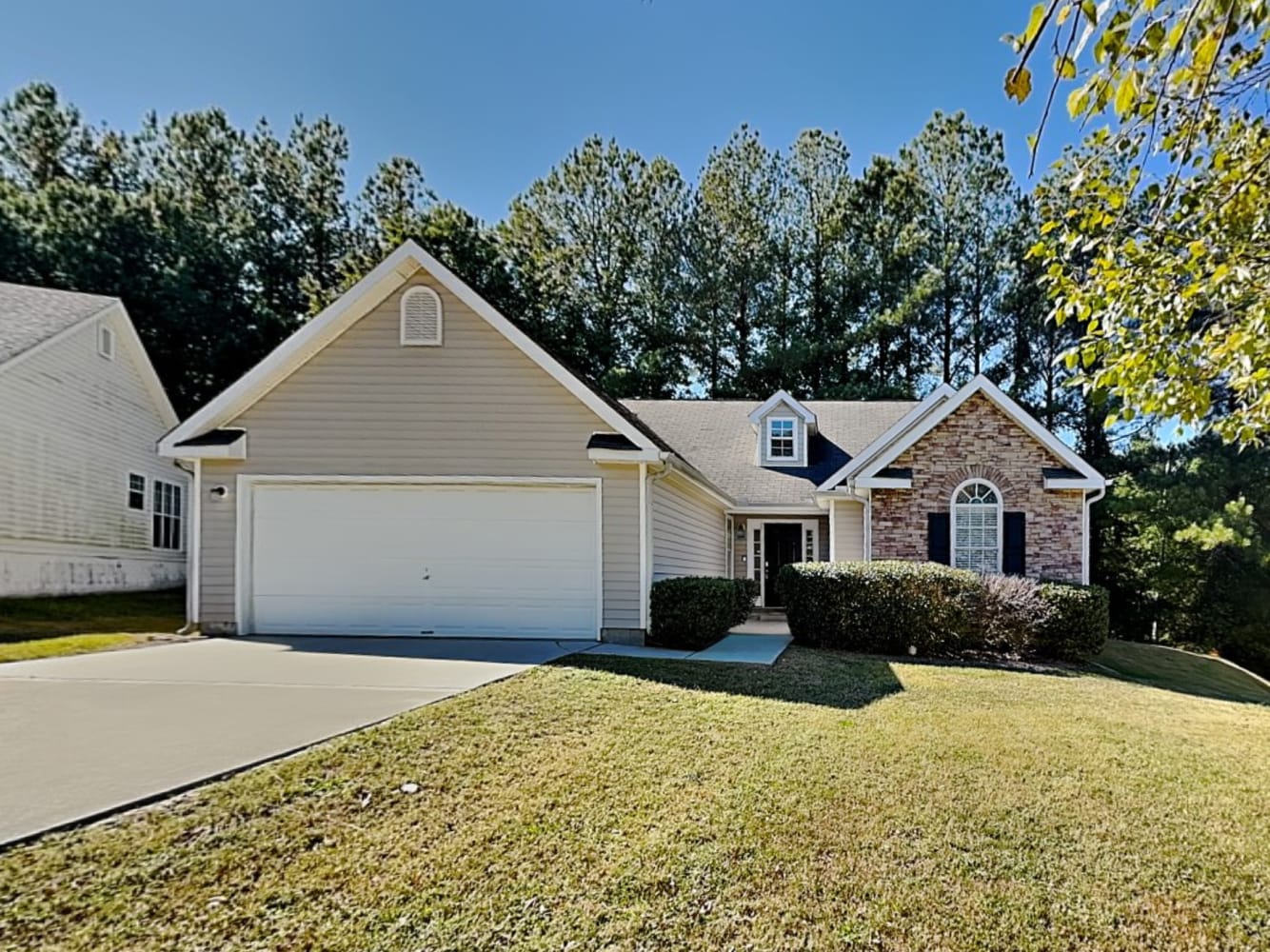 Front of 125 Buffington Dr, Union City, GA