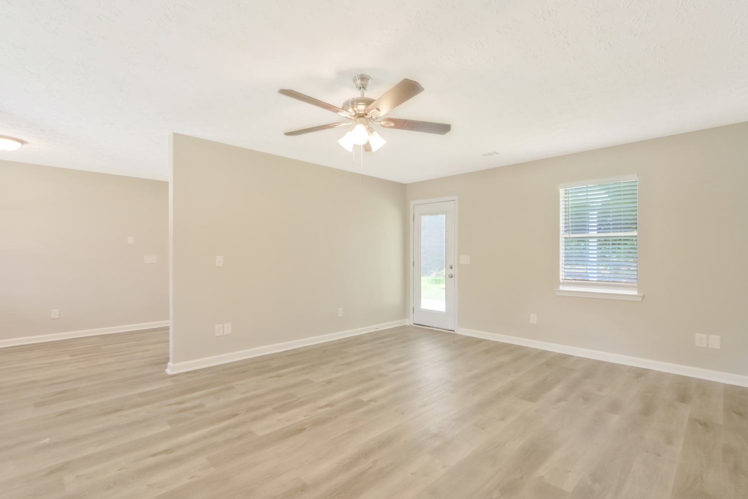 Front of 125 Whitehead Dr, Covington, GA