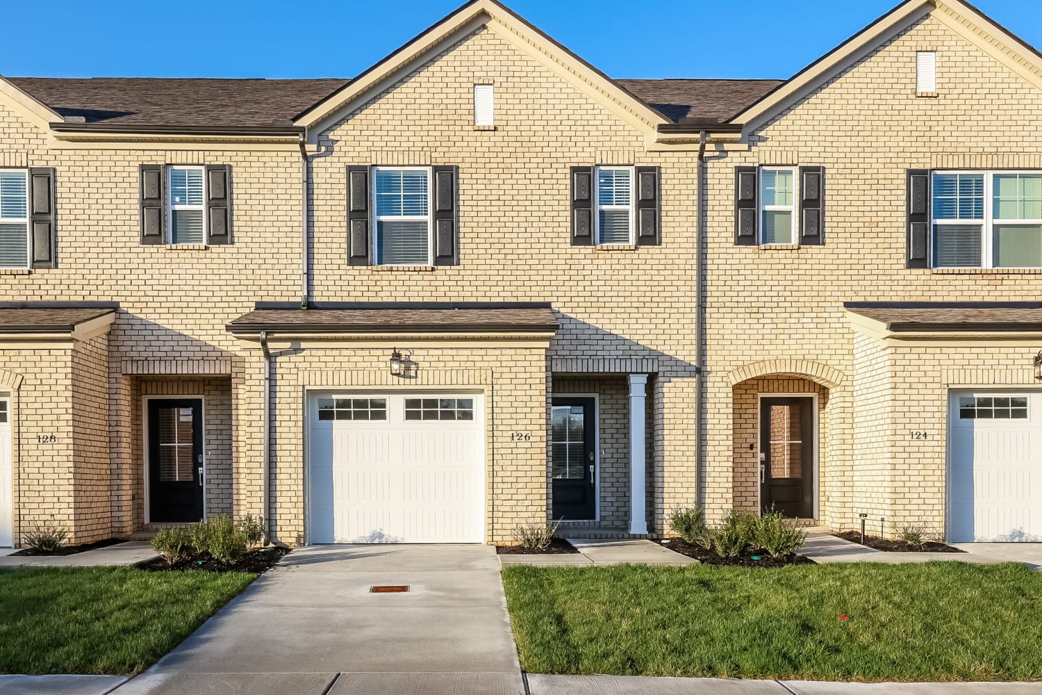 Front of 126 Fister Dr, Lebanon, TN