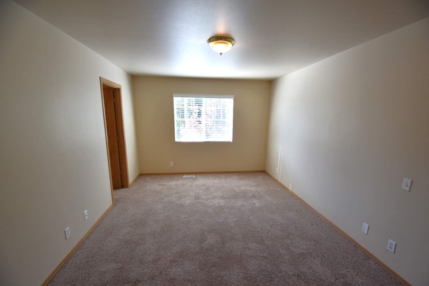 126 Forest Ct, Everett photo 9
