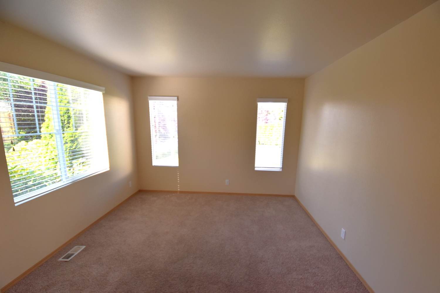 126 Forest Ct, Everett photo 7