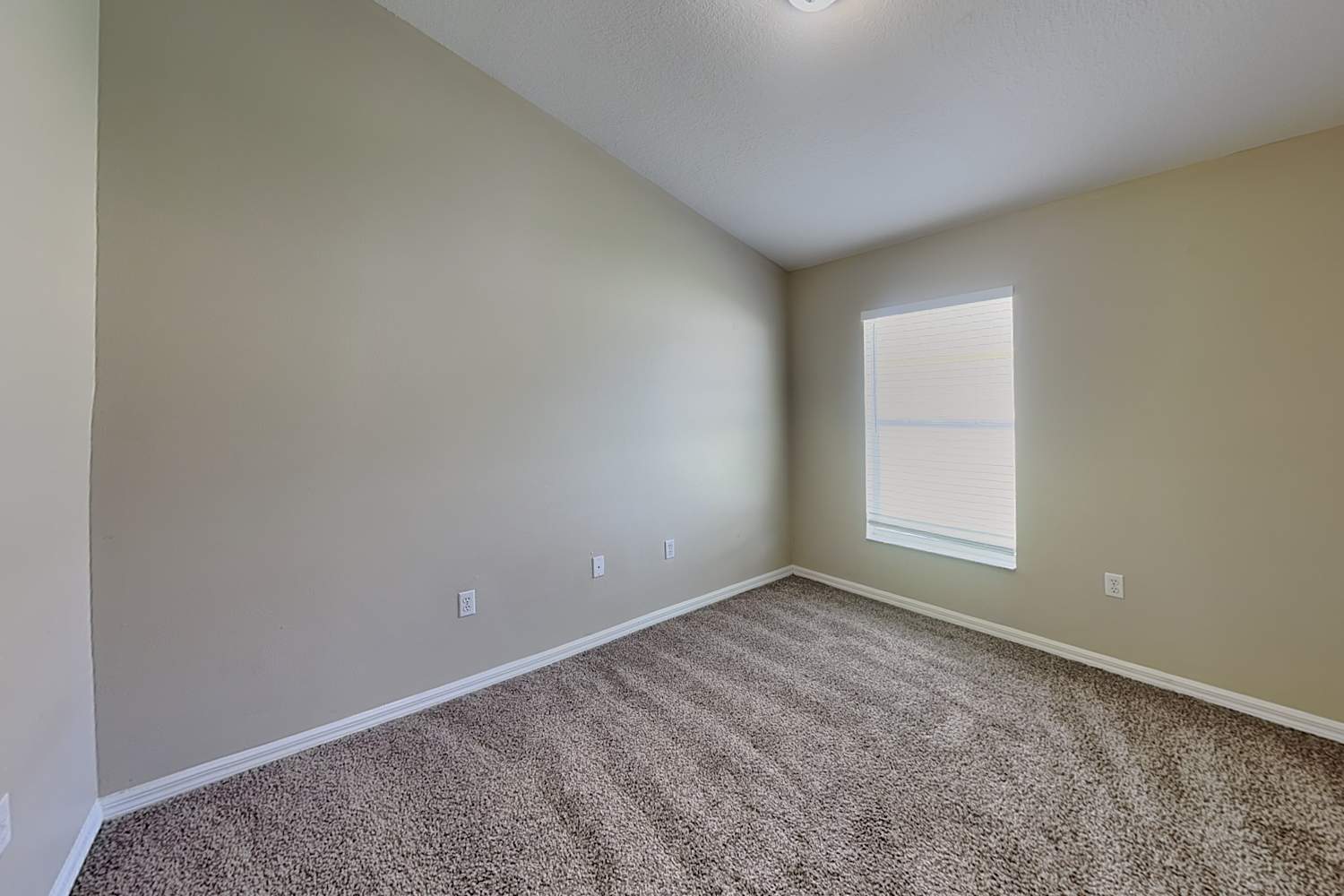 1260 Creekview Ct, Saint Cloud photo 12