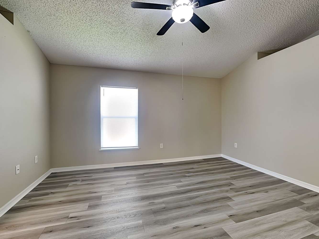 12636 Lake Vista Dr, Gibsonton photo 9
