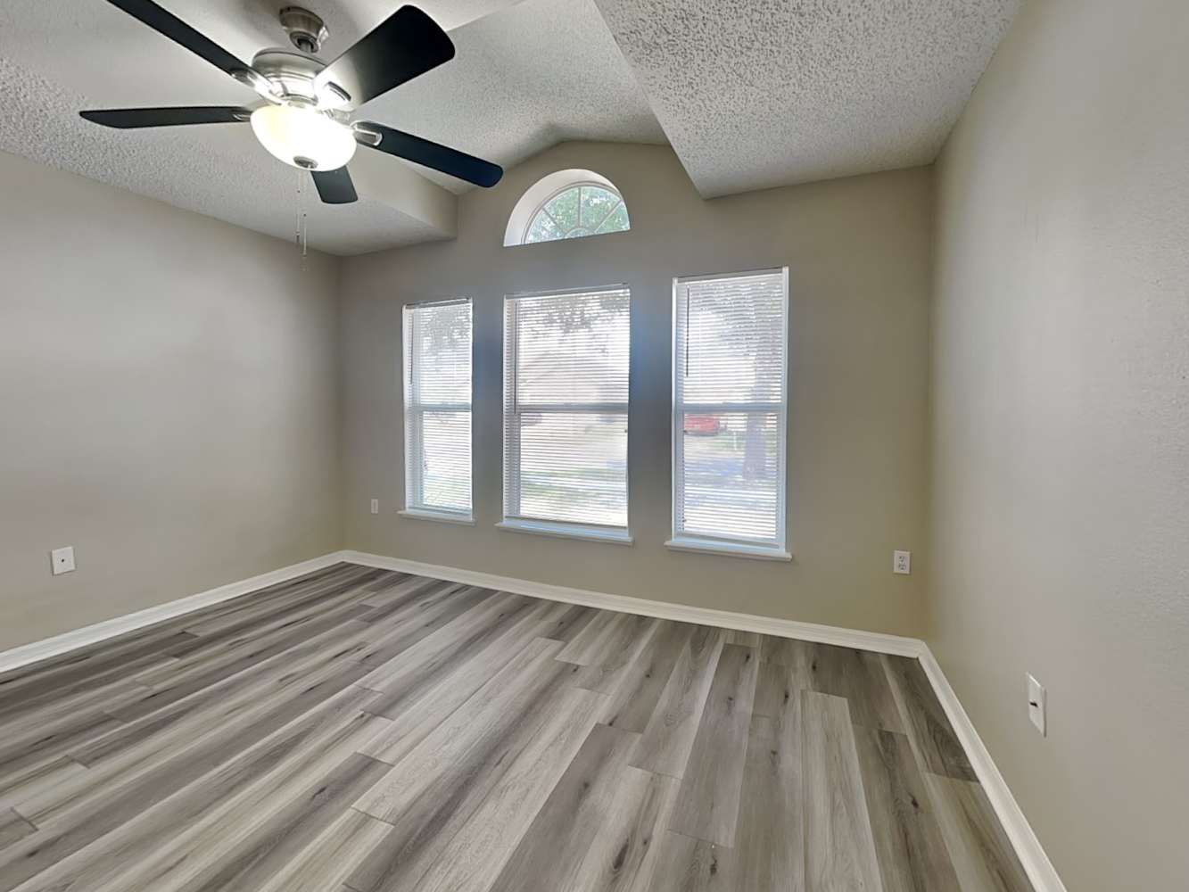 12636 Lake Vista Dr, Gibsonton photo 12