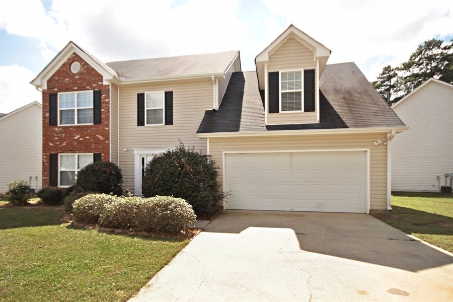 Front of 1265 Stephens Pond Vw, Loganville, GA