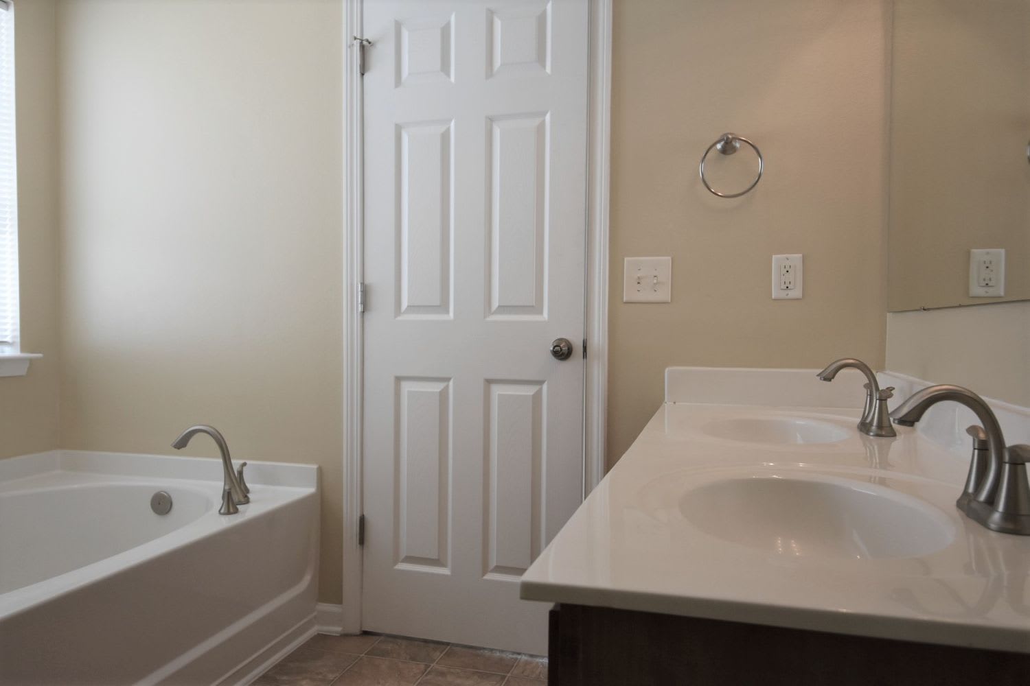1267 Folkstone Ridge Ln, Winston Salem photo 13