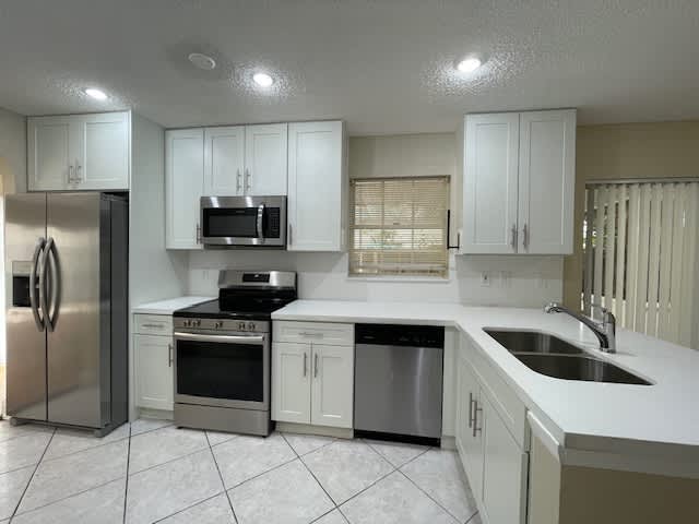 12684 SW 144th Ter, Miami photo 9