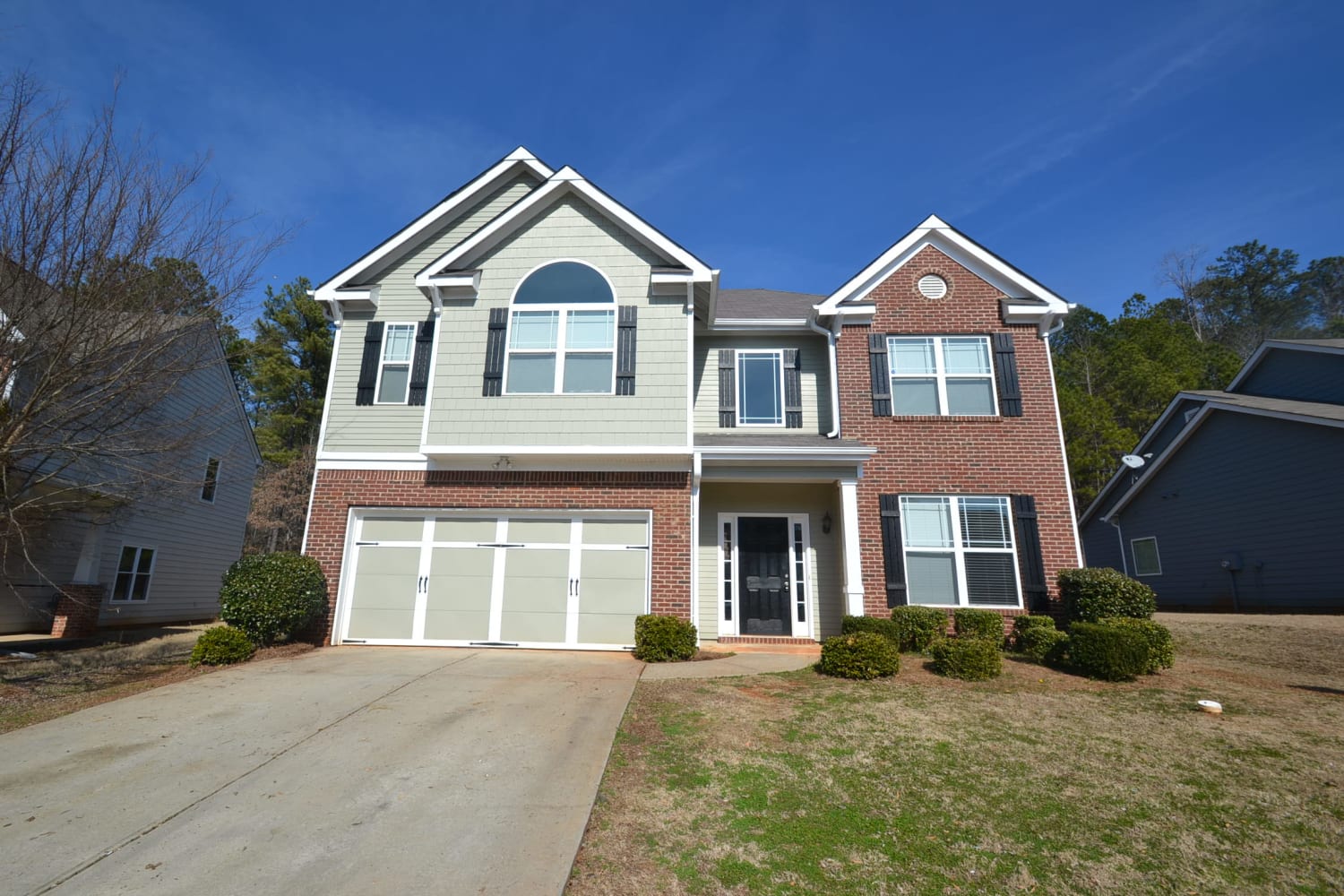 Front of 127 Parkway Dr, Fairburn, GA