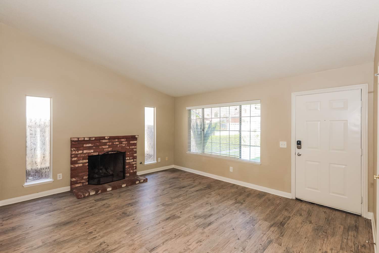 12771 Tehama Cir, Riverside photo 6