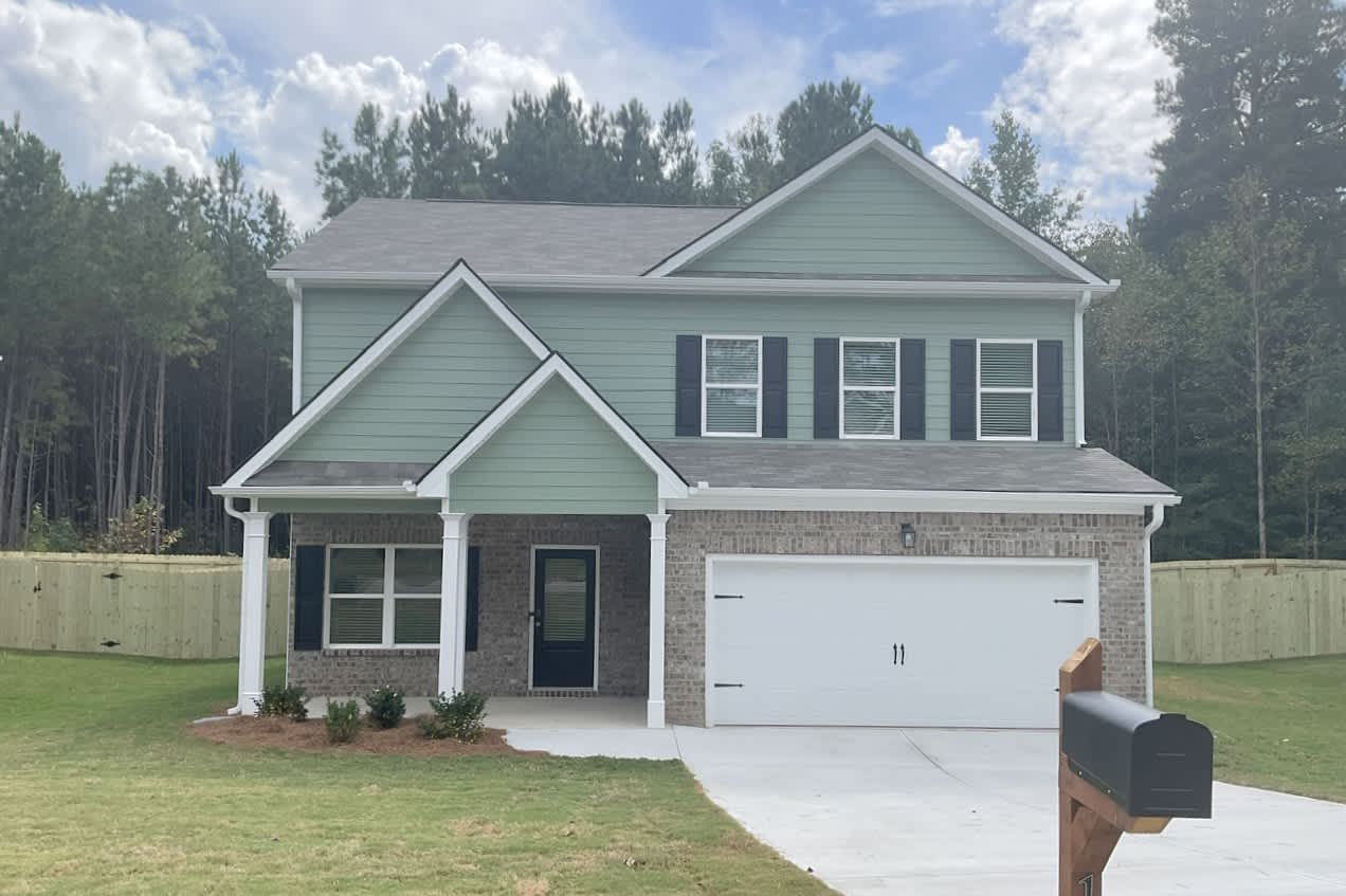 Front of 128 Glendale Blvd, Temple, GA
