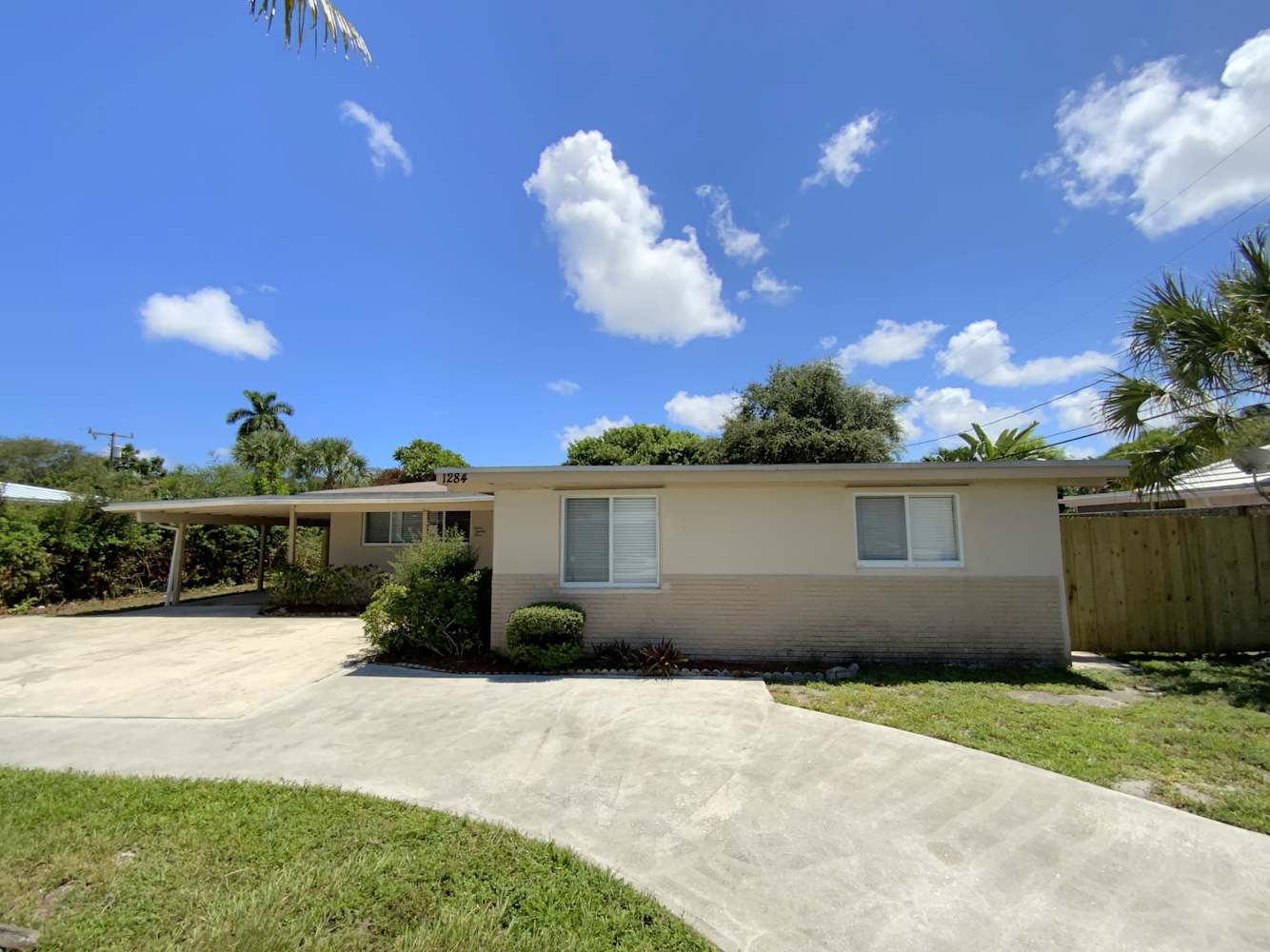 Front of 1284 NW 5th St, Boca Raton, FL